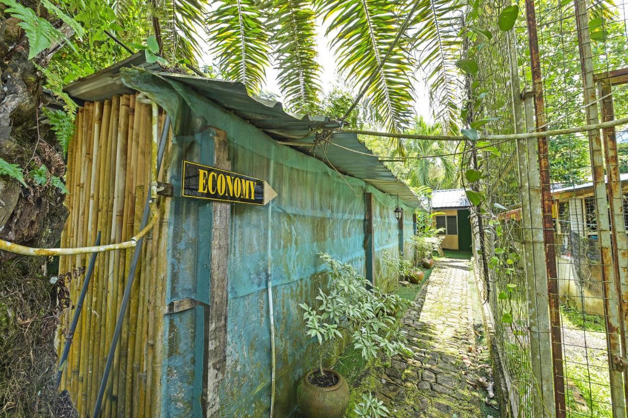 Oyo 90636 Teratak Zakiah Chalet Hotel Jerantut Buitenkant foto